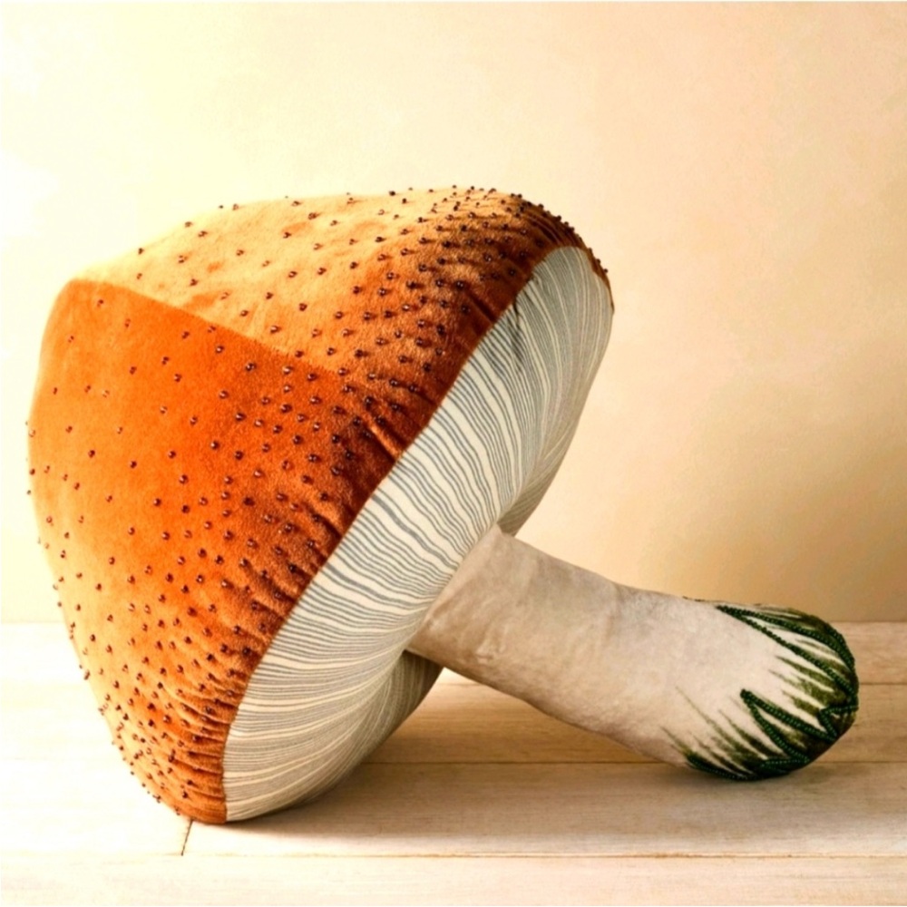 NWT! 🖤 John Derian x Target 🖤 Mushroom Accent Pillow -Brown & White Beaded 🍄🍄🍄
